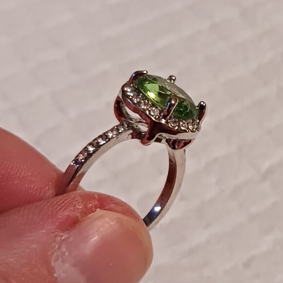 Green Peridot CZ Halo Silver Fashion Ring Size 7 NWOT - Picture 12 of 14